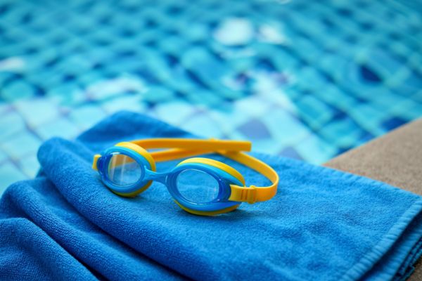 comparison of sports goggles